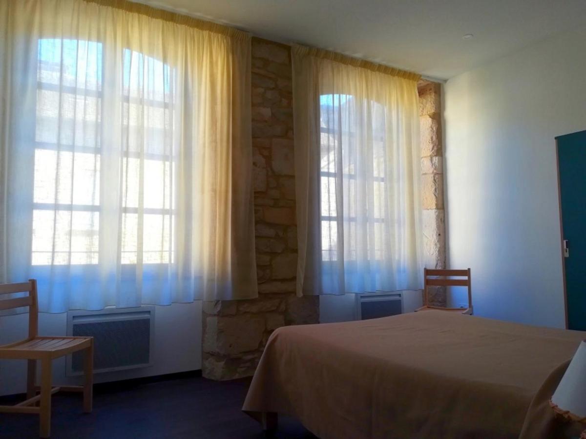 Gite La Maison Des Pelerins Villeneuve-dʼAveyron Kültér fotó