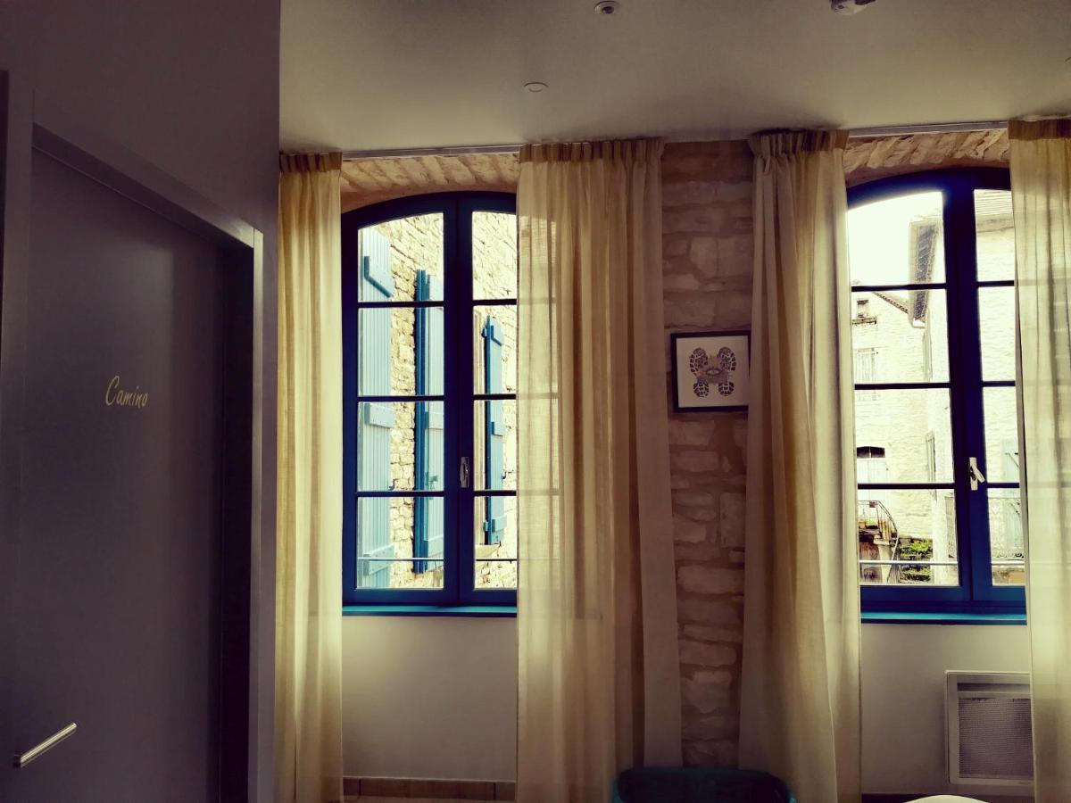 Gite La Maison Des Pelerins Villeneuve-dʼAveyron Kültér fotó