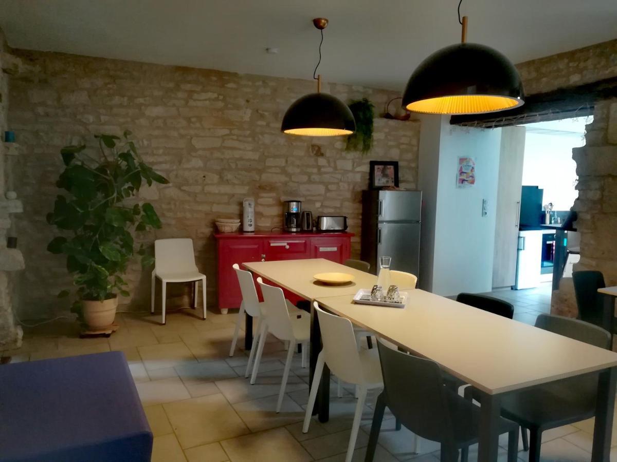 Gite La Maison Des Pelerins Villeneuve-dʼAveyron Kültér fotó