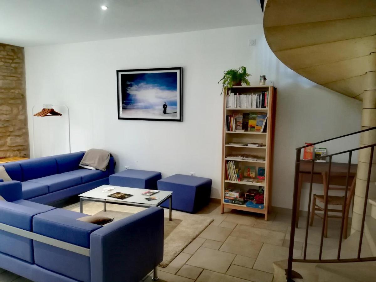 Gite La Maison Des Pelerins Villeneuve-dʼAveyron Kültér fotó