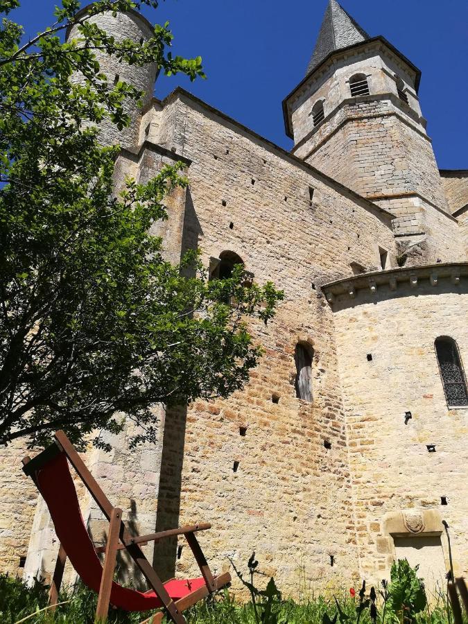 Gite La Maison Des Pelerins Villeneuve-dʼAveyron Kültér fotó