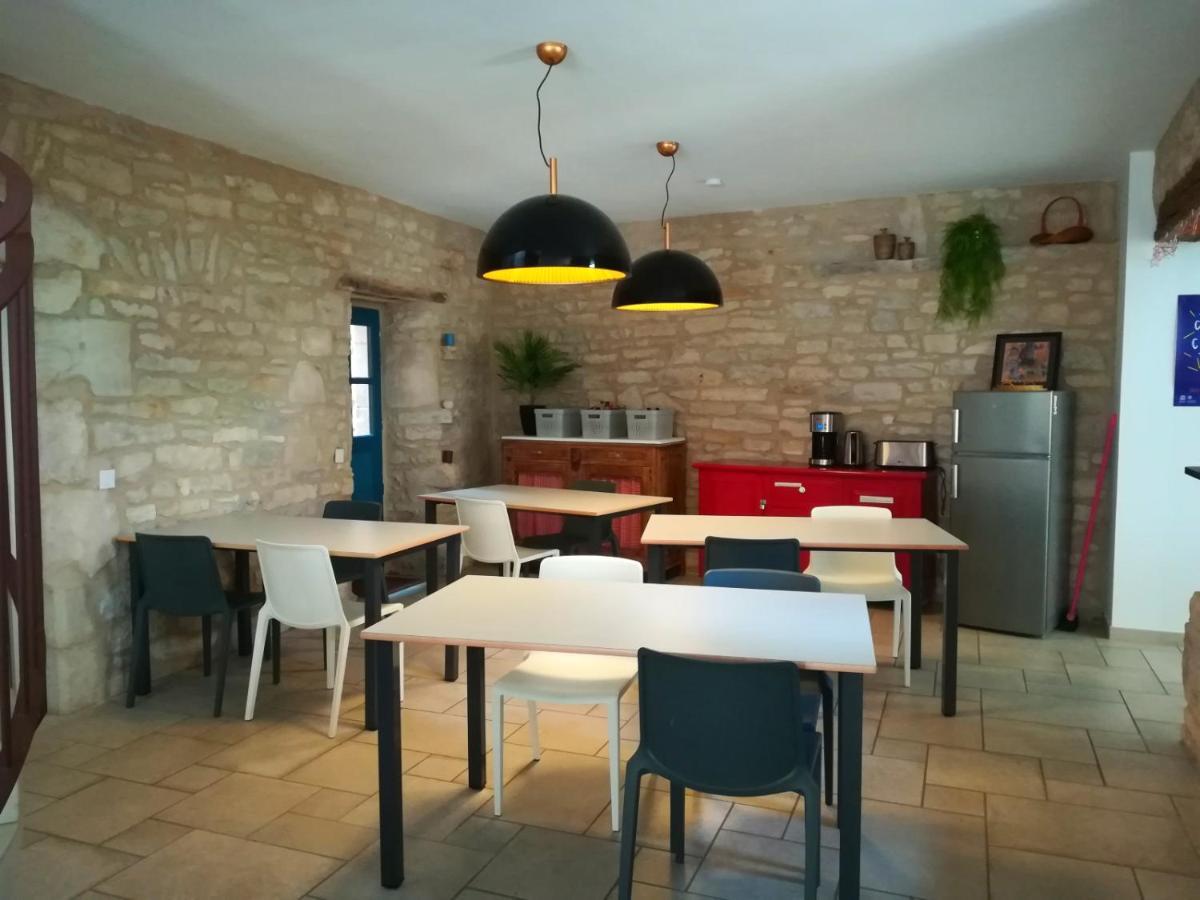 Gite La Maison Des Pelerins Villeneuve-dʼAveyron Kültér fotó